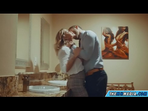 ❤️ когда грудастая блондинка соблазняет тебя в общественном туалете ️ Секс на сайте xxxnd-com.ru ❌️❤